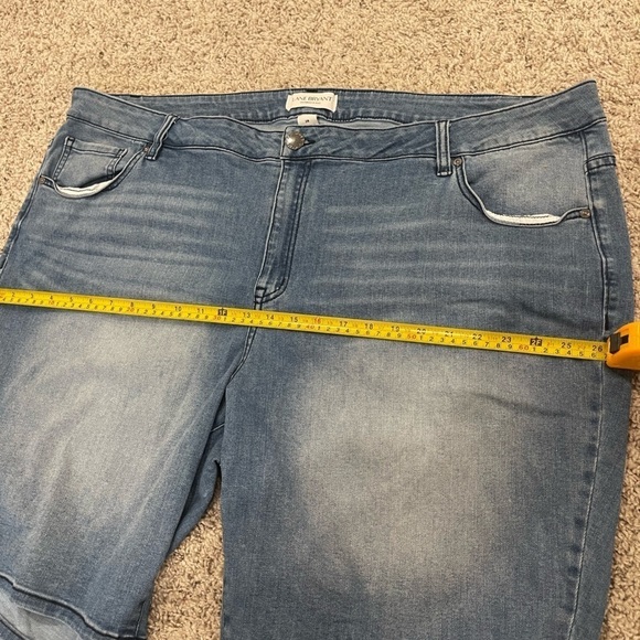 Lane Bryant Jeans Short - Picture 3 of 9